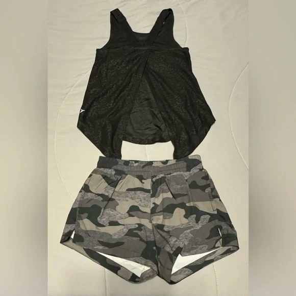 Girls Size 5 Old Navy Top With Built In Sports Bra and Size 6-7 Shorts - Picture 2 of 2